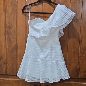 Elegant White One-Shoulder Dress